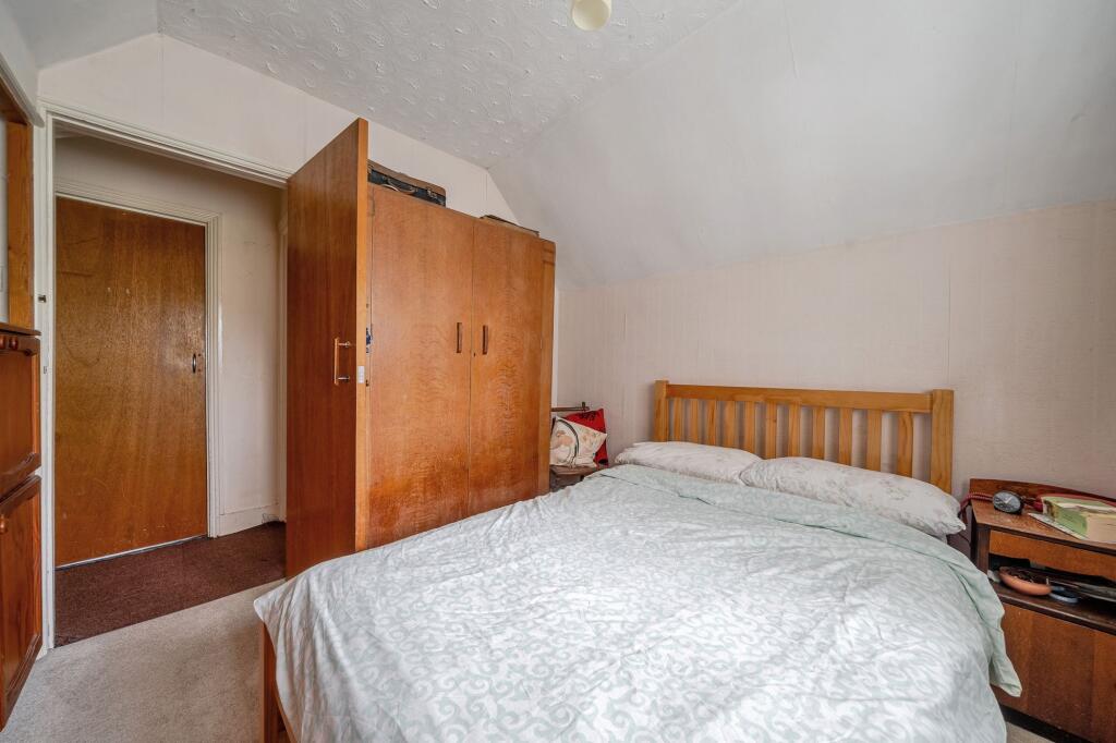 Heath Road, Haslemere, GU27 - Image 7