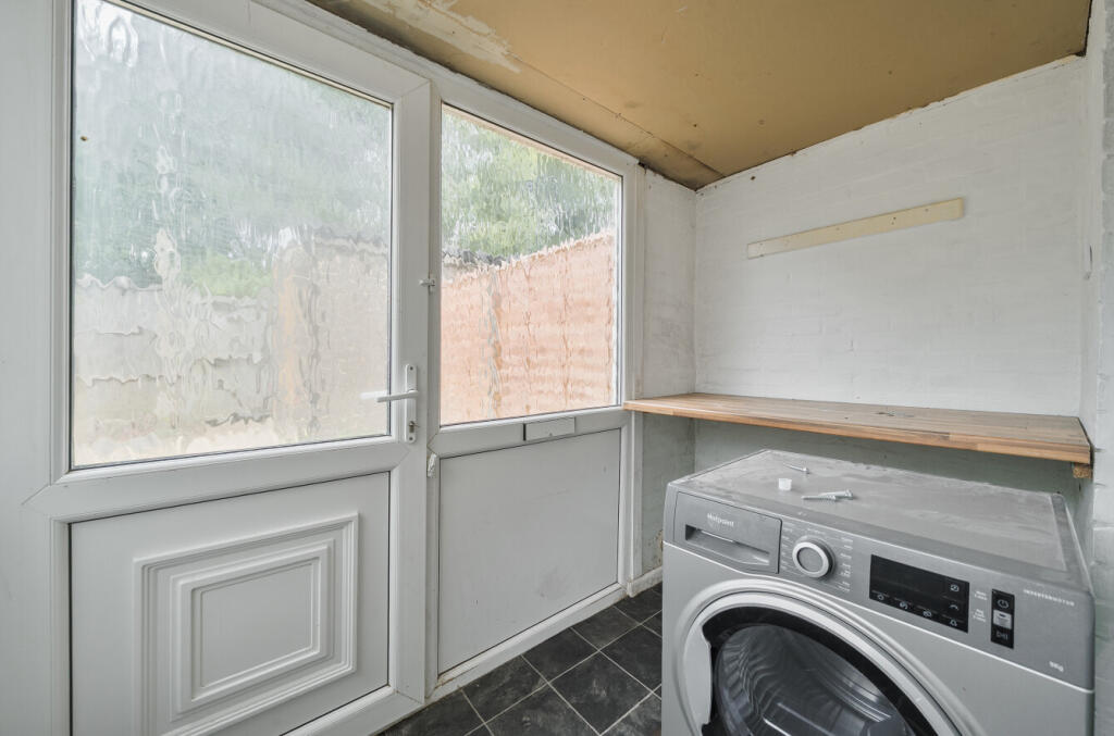 Bickton Walk, Havant, Hampshire, PO9 - Image 5