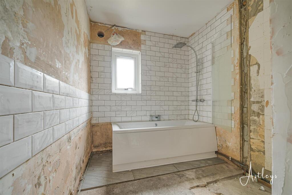 Islwyn Road, Mayhill, Swansea - Image 7