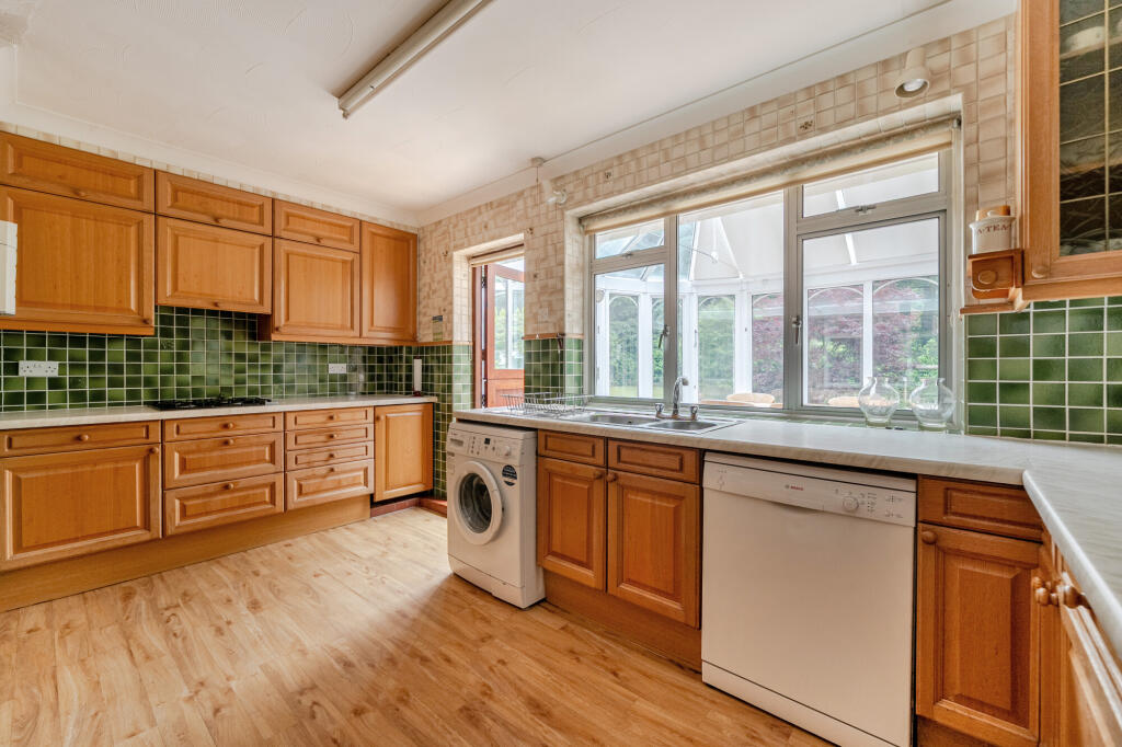 Pine Bank, Hindhead, GU26 - Image 3