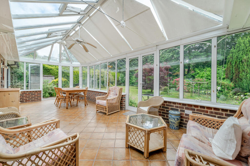 Pine Bank, Hindhead, GU26 - Image 7