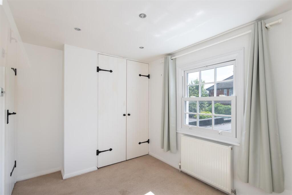Chase Road, London, N14 - Image 11