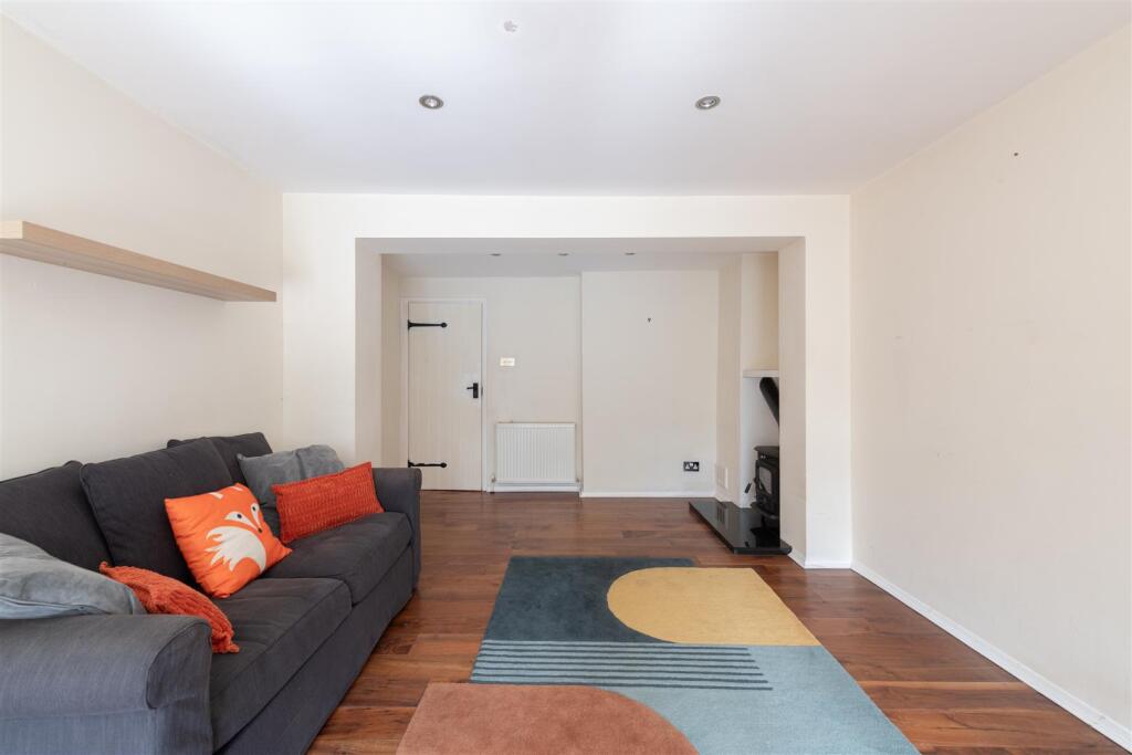 Chase Road, London, N14 - Image 4