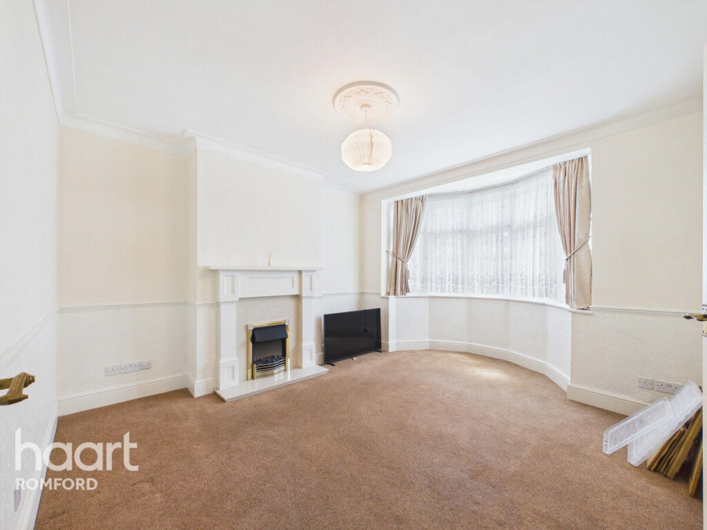 Lonsdale Avenue, Romford - Image 2
