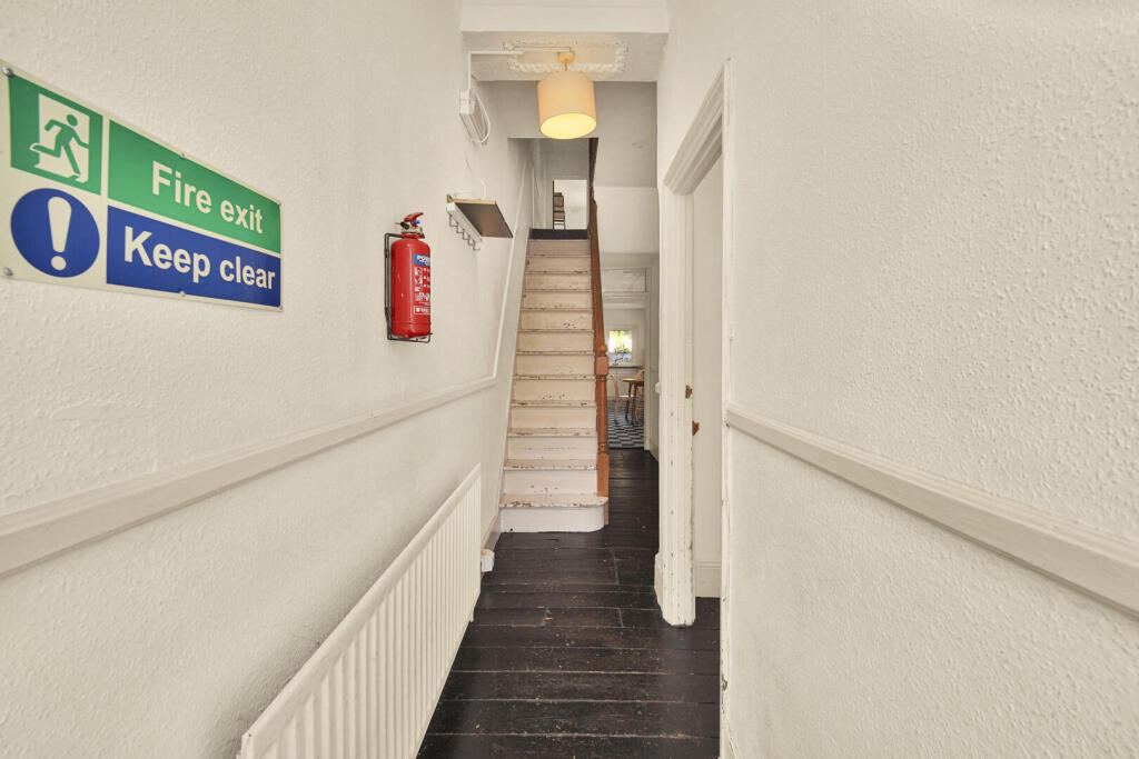 Roding Road, London - Image 7