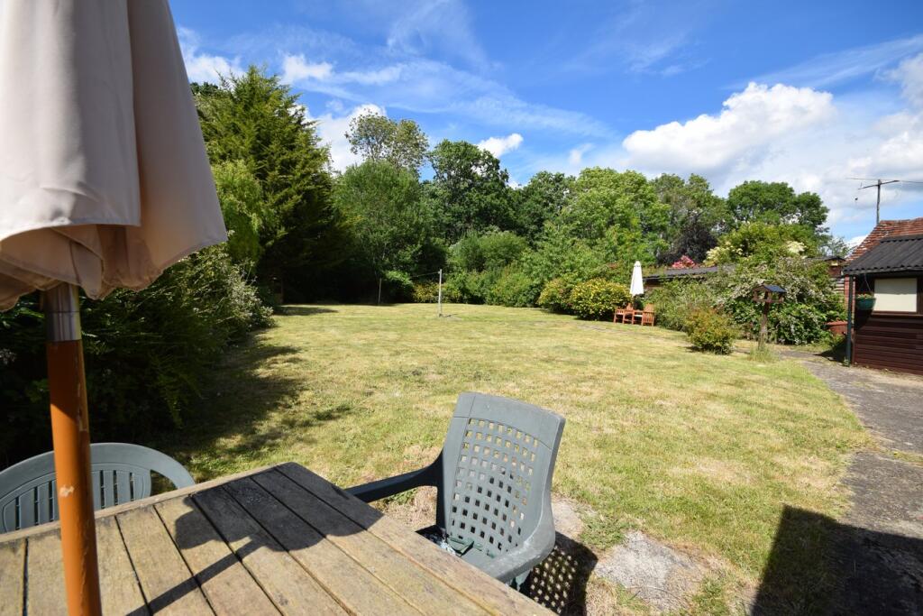 Woodlands Avenue, Farnham, Surrey, GU9 - Image 12
