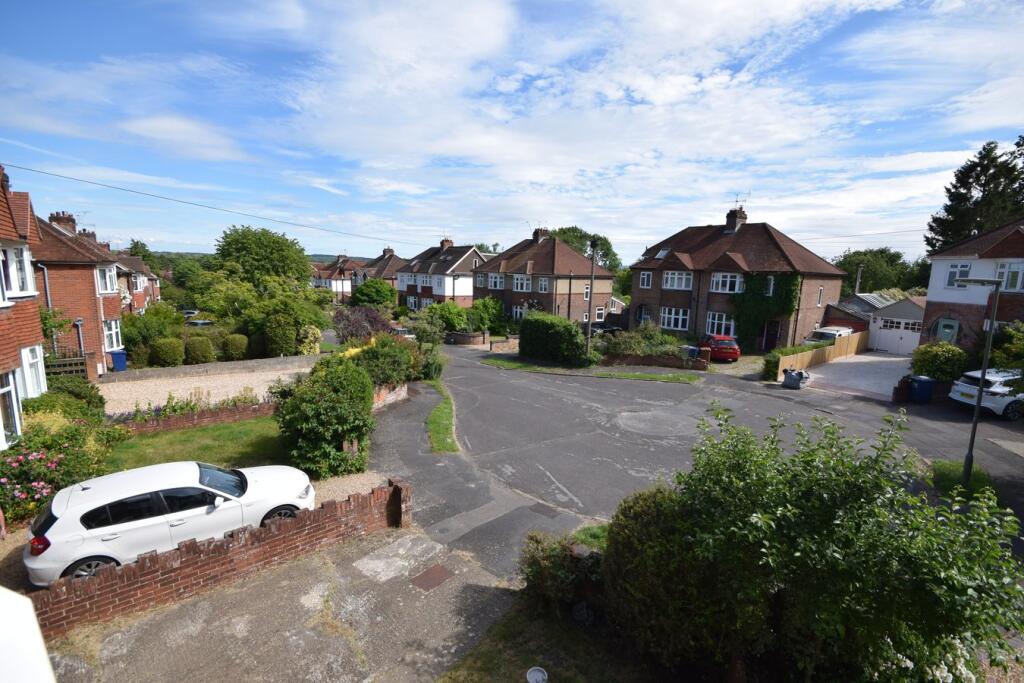 Woodlands Avenue, Farnham, Surrey, GU9 - Image 14