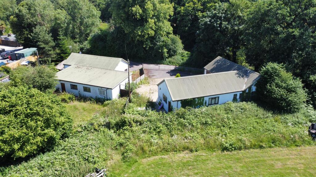 Marlborough Road, Pewsey - Image 2
