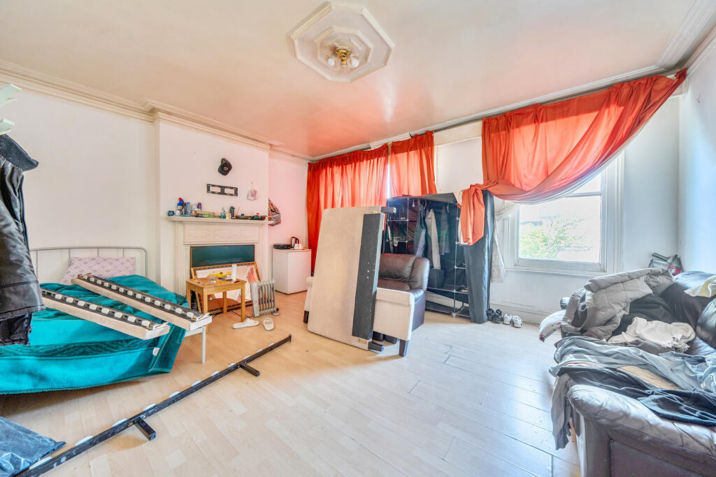 236 Brownhill Road, Catford, London - Image 4