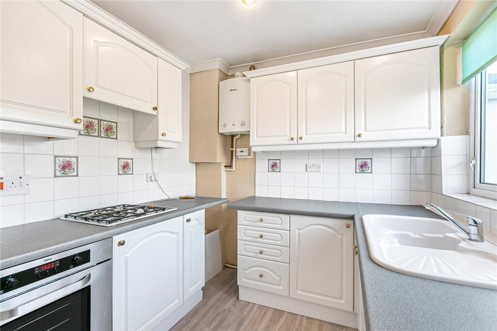Waverley Avenue, Twickenham, TW2 - Image 14
