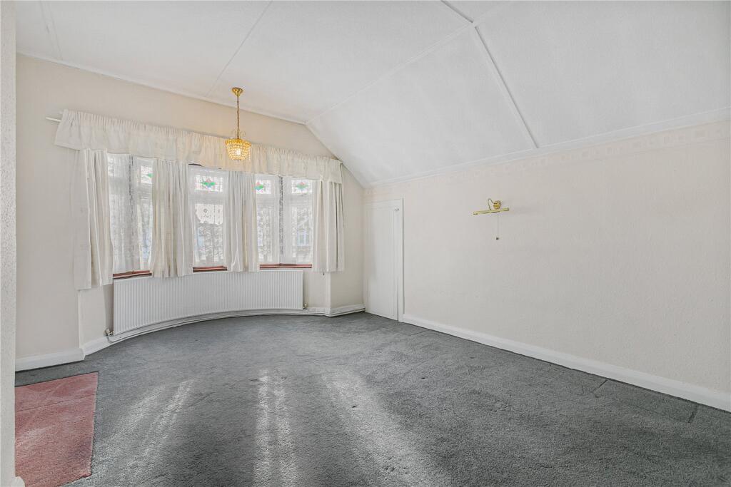 Waverley Avenue, Twickenham, TW2 - Image 15