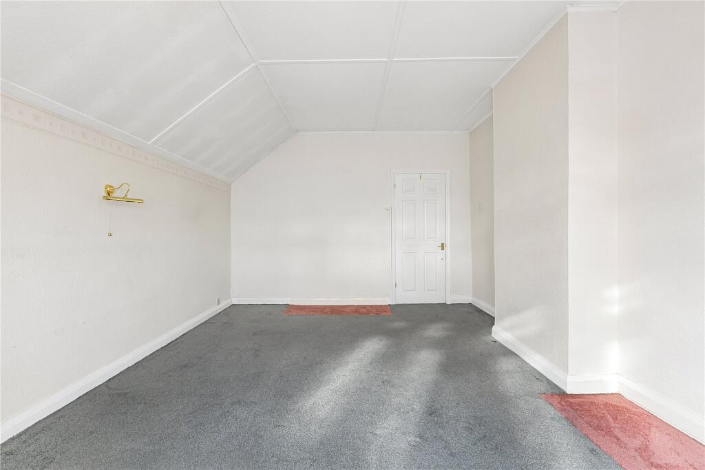Waverley Avenue, Twickenham, TW2 - Image 16