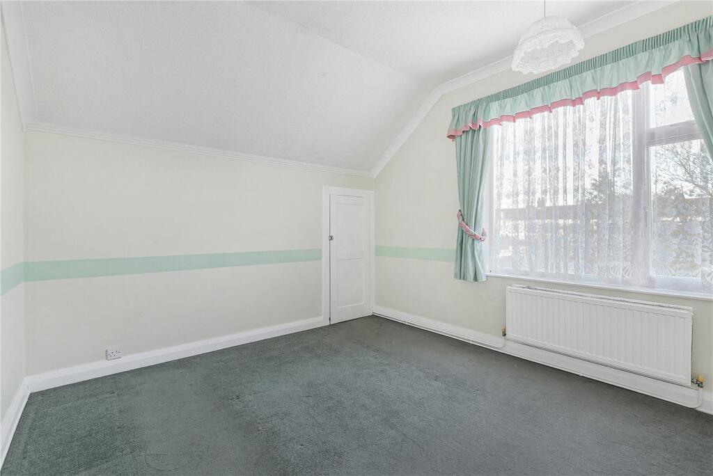 Waverley Avenue, Twickenham, TW2 - Image 17