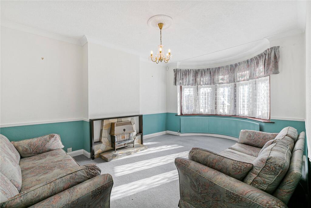 Waverley Avenue, Twickenham, TW2 - Image 2