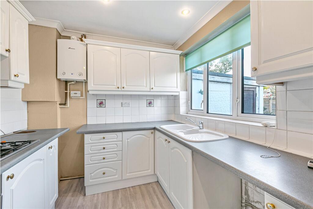 Waverley Avenue, Twickenham, TW2 - Image 4