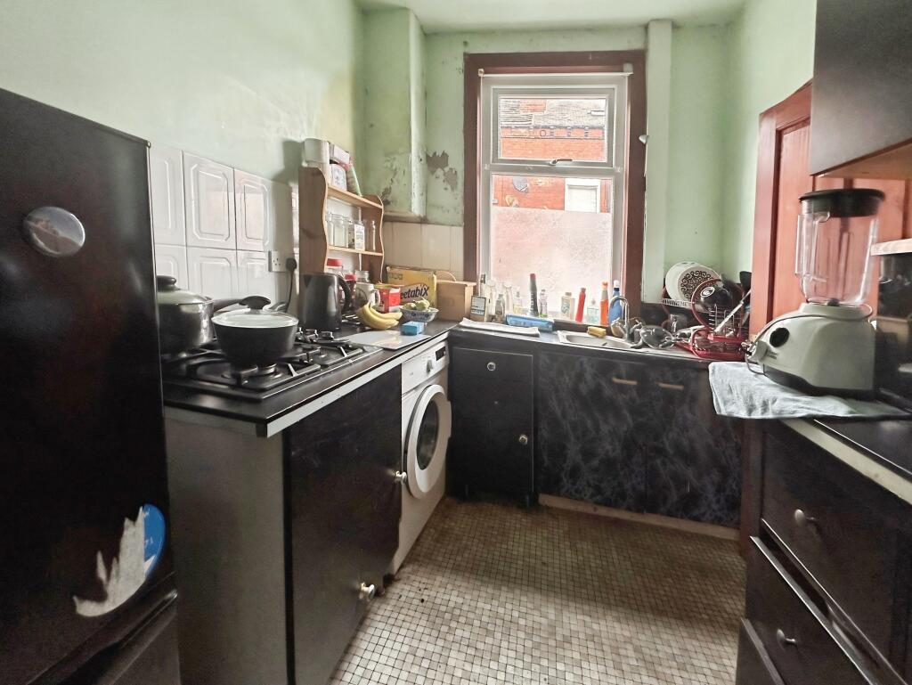 Moorfield Grove, Leeds, LS12 - Image 4
