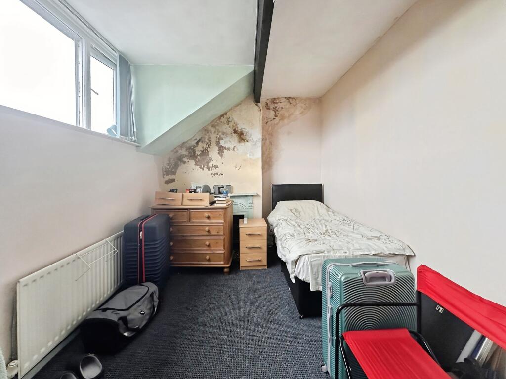 Moorfield Grove, Leeds, LS12 - Image 6