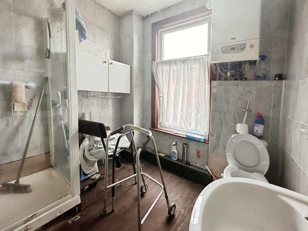 Moorfield Grove, Leeds, LS12 - Image 7