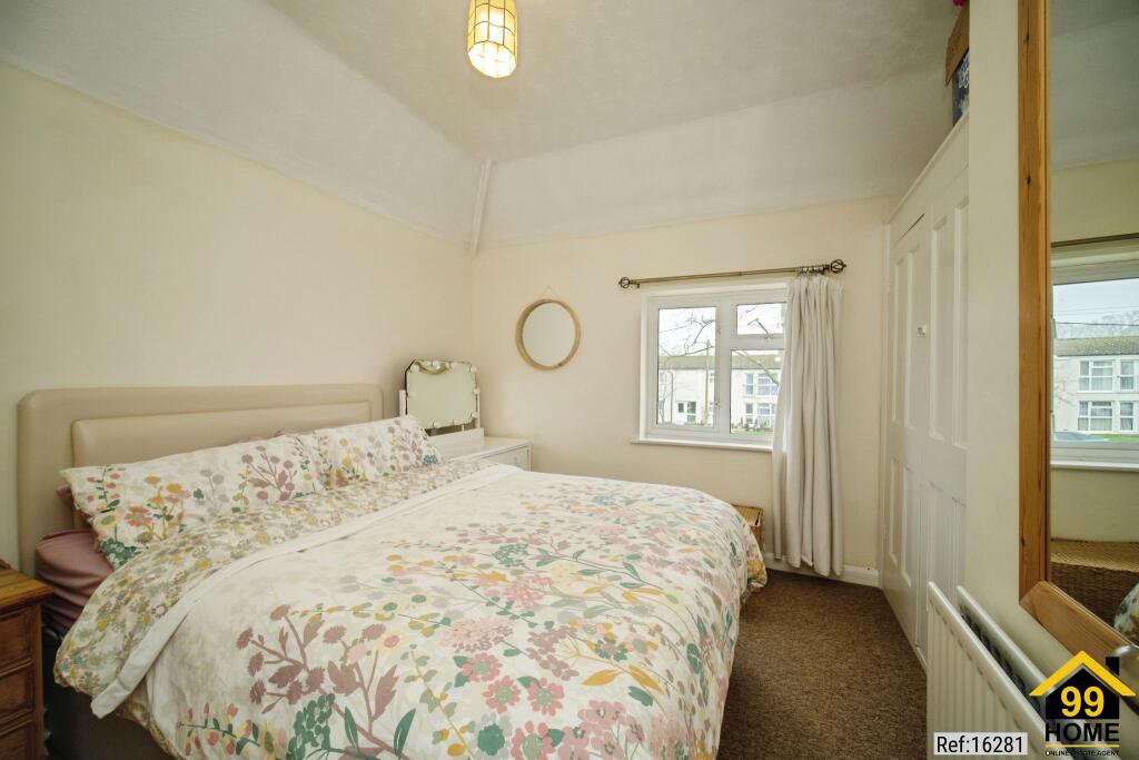 Sandy Lane, Hook, United Kingdom, RG27 - Image 7