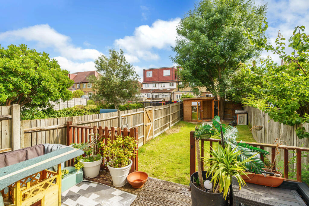 Gladstone Road, Surbiton, KT6 - Image 2