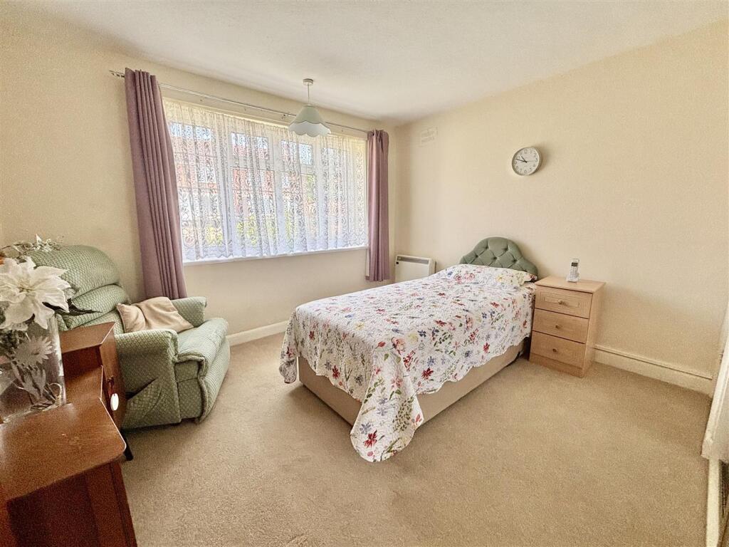 Holcombe Road, Poole - Image 7