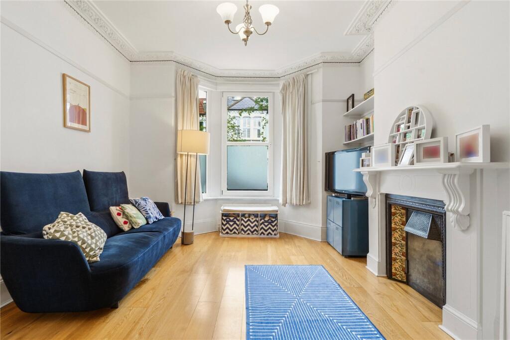 Bennerley Road, SW11 - Image 2