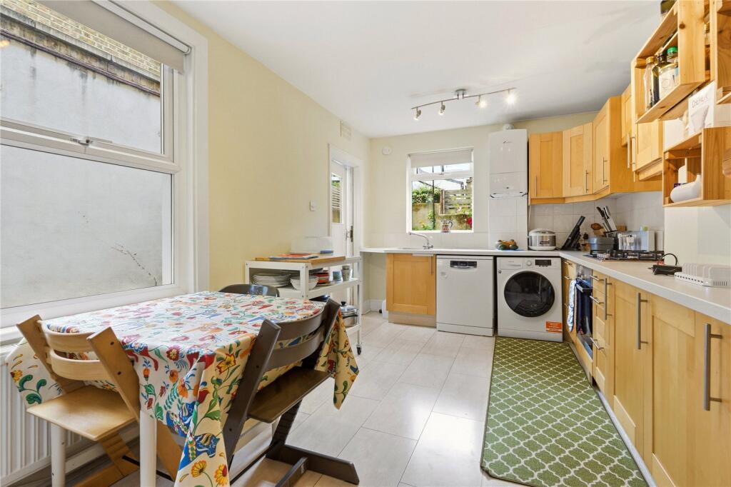 Bennerley Road, SW11 - Image 7
