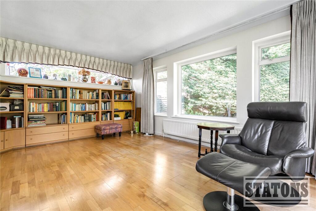 Poynings Way, Woodside Park, London, N12 - Image 3
