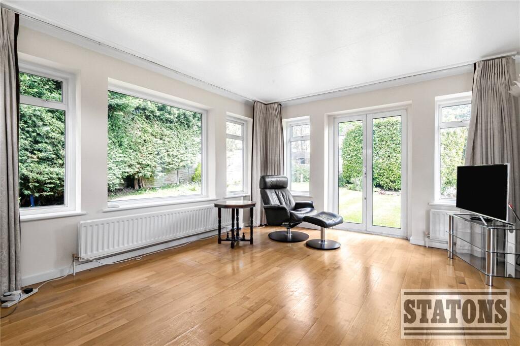 Poynings Way, Woodside Park, London, N12 - Image 4