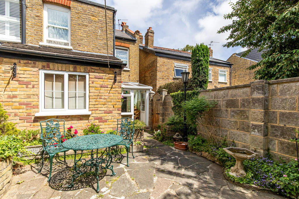 Royal Road, Teddington - Image 13