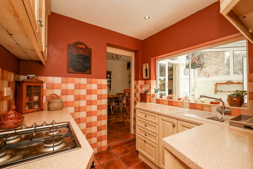 Royal Road, Teddington - Image 5