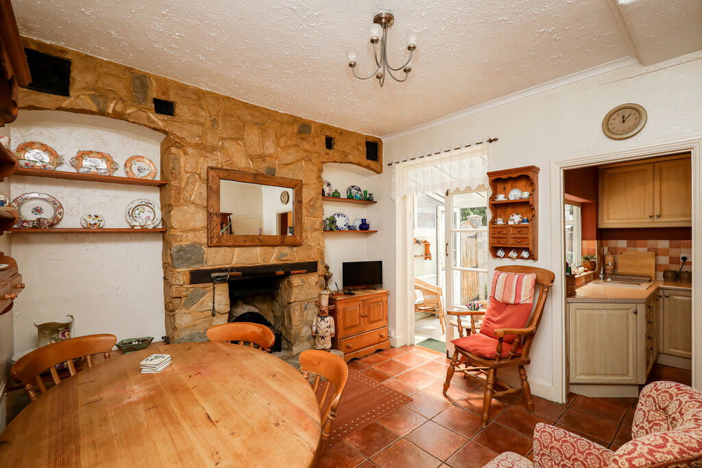 Royal Road, Teddington - Image 8