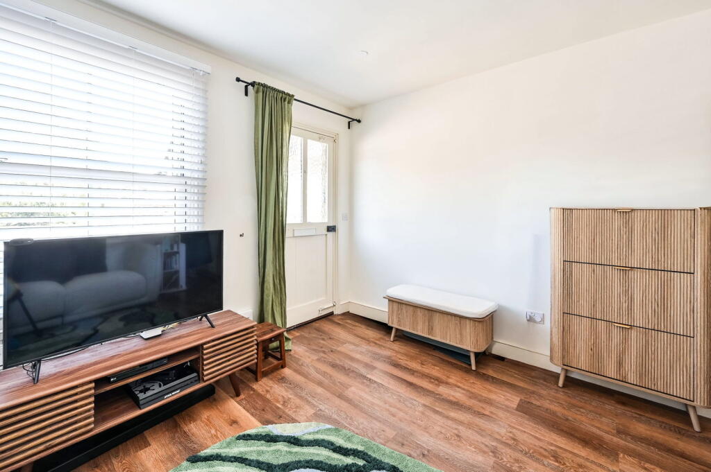 Ludlow Road, Guildford, GU2 - Image 7