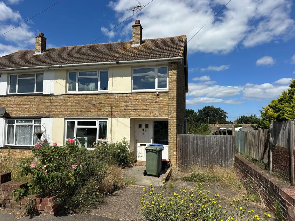 View property at 78 Chaffes Lane, Upchurch, Sittingbourne, Kent, ME9 7BH