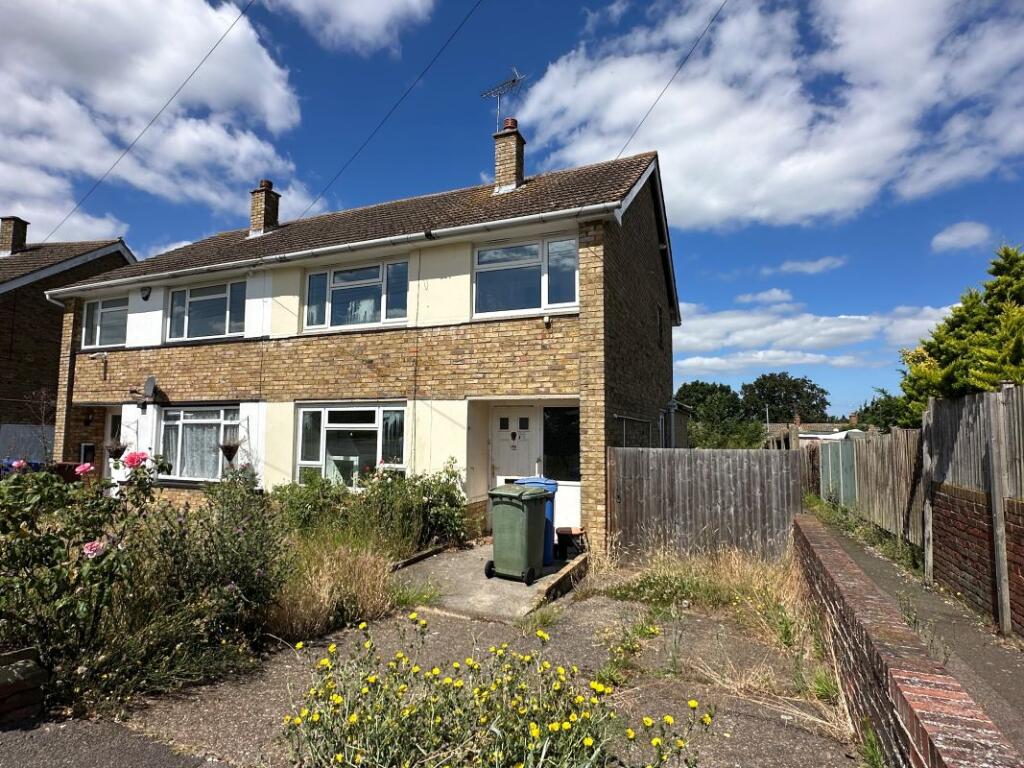 78 Chaffes Lane, Upchurch, Sittingbourne, Kent, ME9 7BH - Image 2