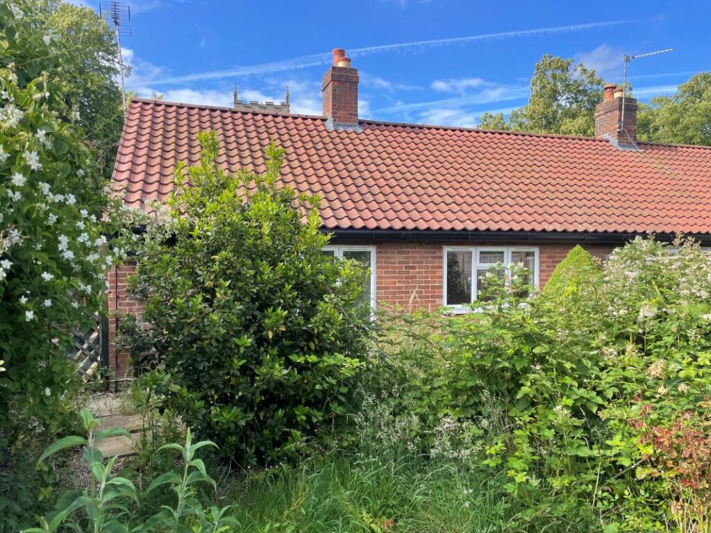 12 Cubitts Close, Bintree, Dereham, Norfolk, NR20 5NH - Image 2