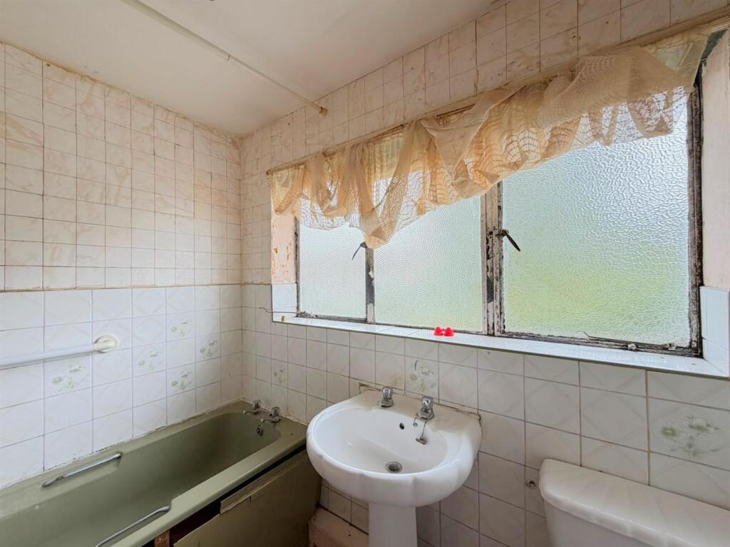 Fastnet Road, Thurnby Lodge, Leicester - Image 12