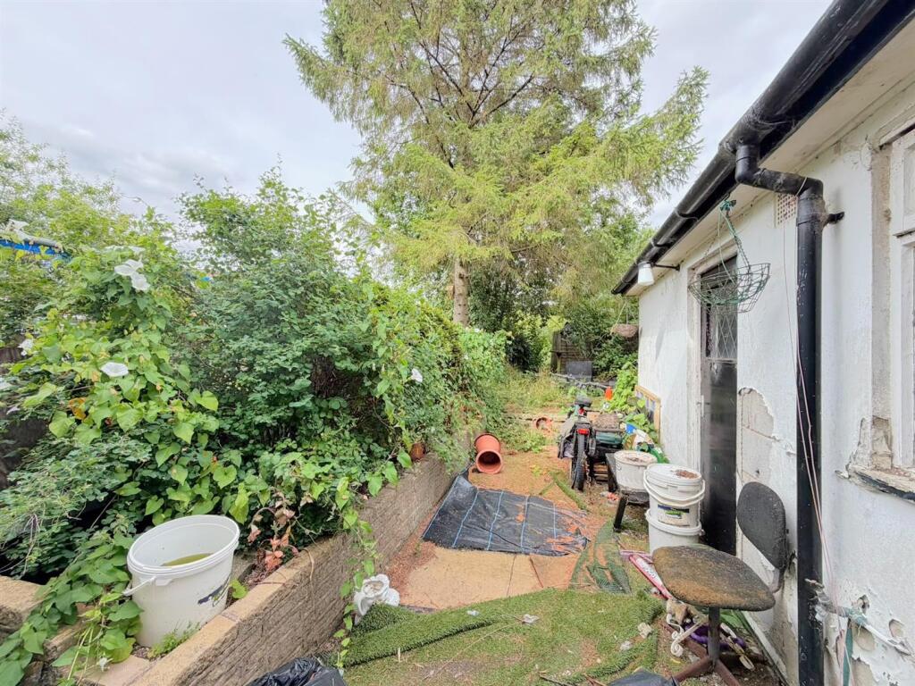Fastnet Road, Thurnby Lodge, Leicester - Image 13