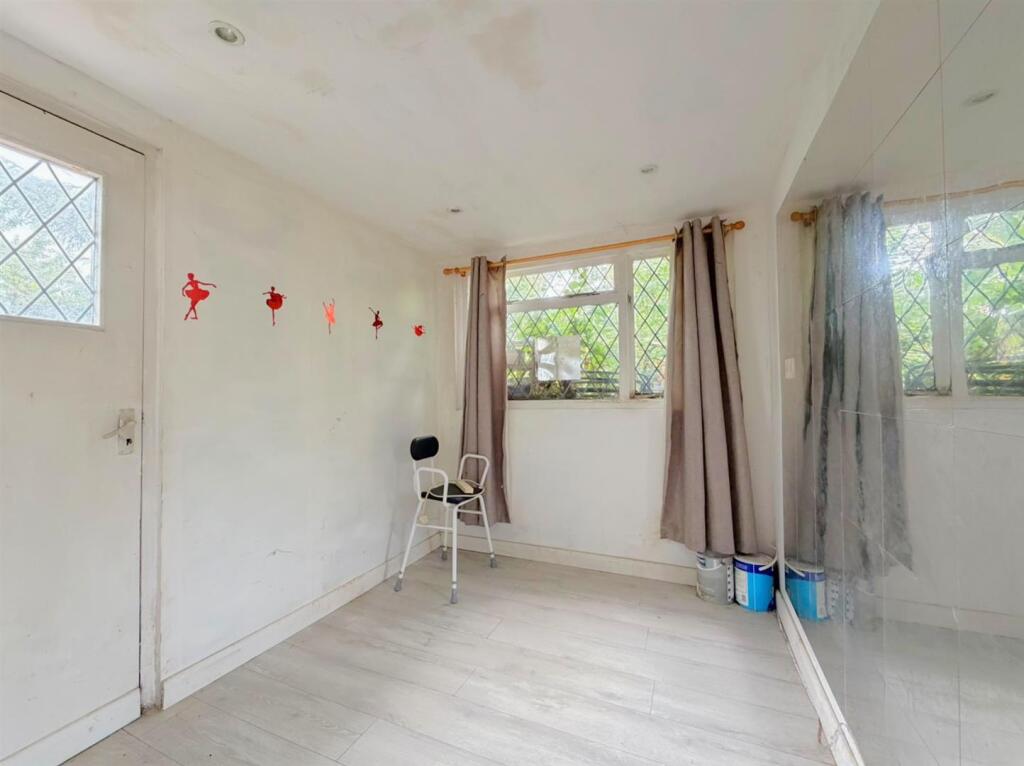 Fastnet Road, Thurnby Lodge, Leicester - Image 7