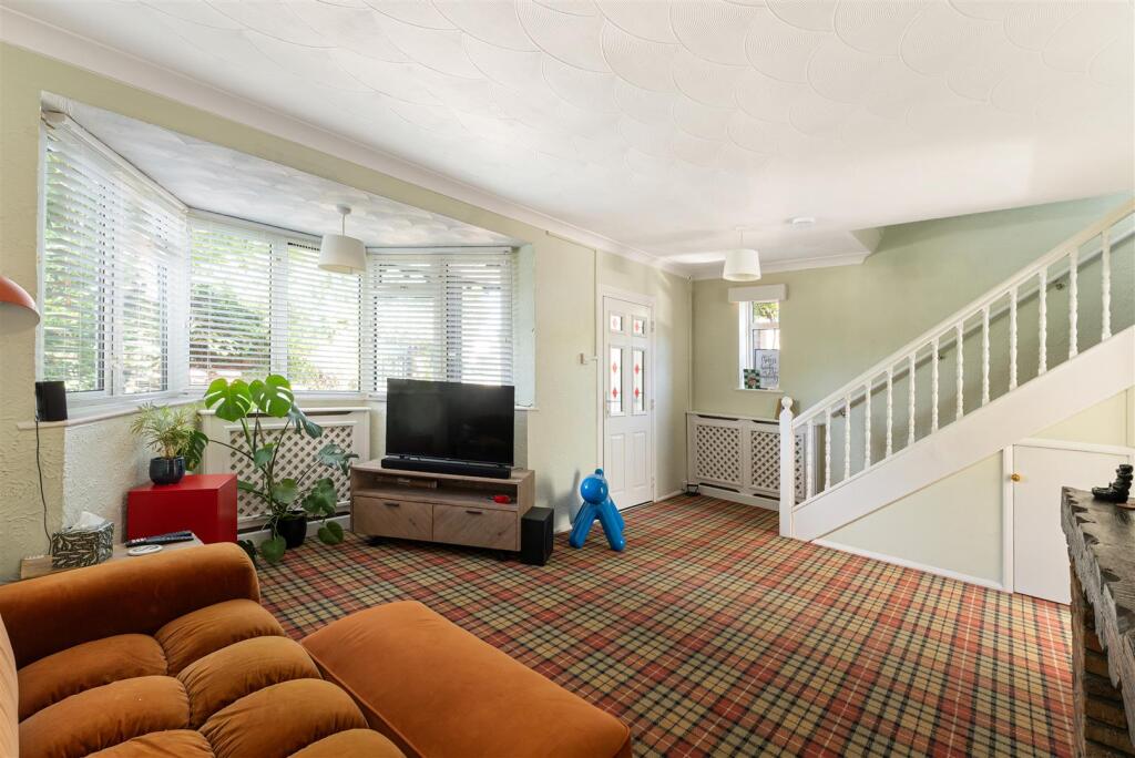 Underwood Road, Highams Park - Image 2