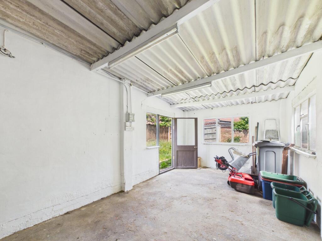 The Gardens, Feltham, TW14 - Image 10