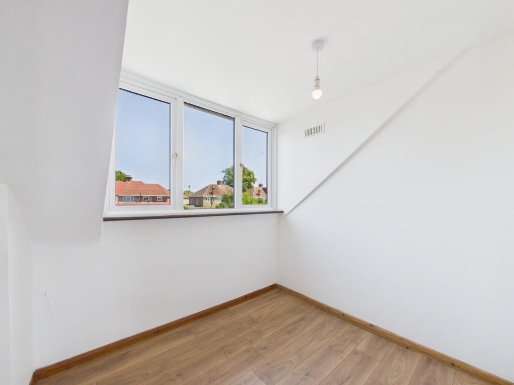 The Gardens, Feltham, TW14 - Image 14