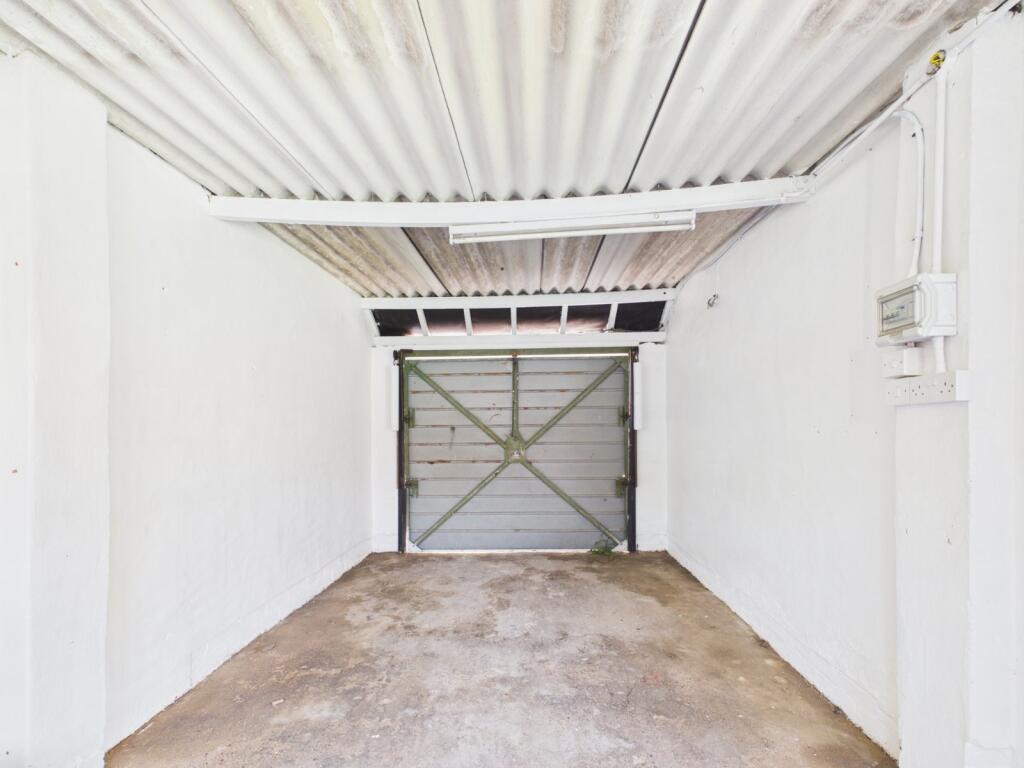 The Gardens, Feltham, TW14 - Image 15