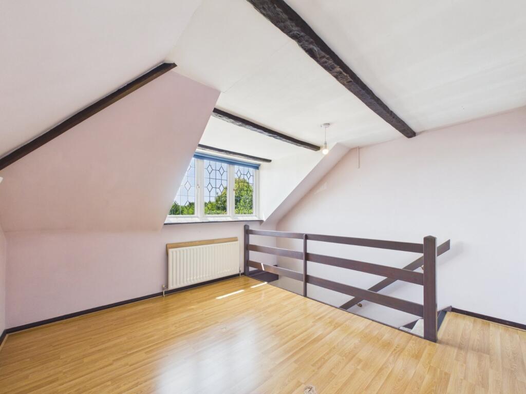 The Gardens, Feltham, TW14 - Image 4