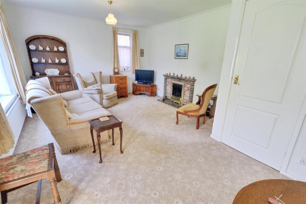 Lear Drive, Wistaston, Crewe - Image 4