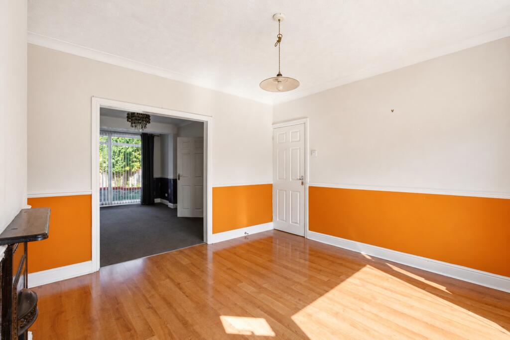 Douglas Crescent, Houghton Regis, Dunstable, Bedfordshire, LU5 - Image 7