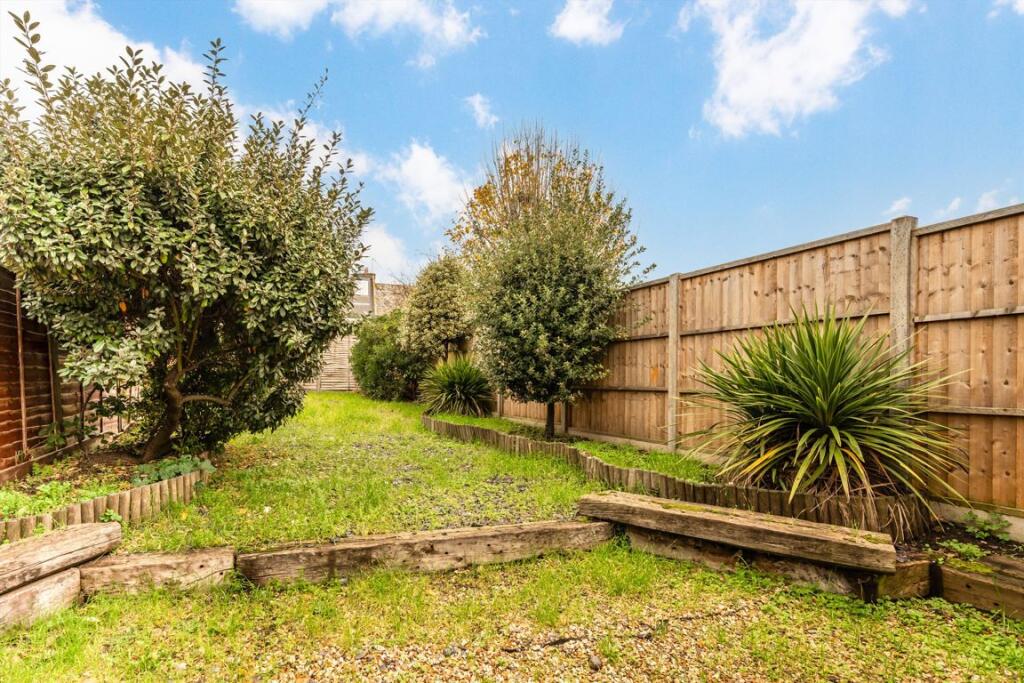 Dawnay Road, Earlsfield - Image 5