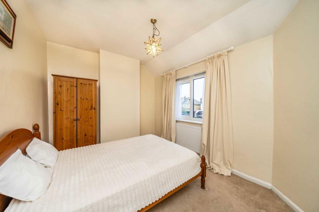 Dawnay Road, Earlsfield - Image 7