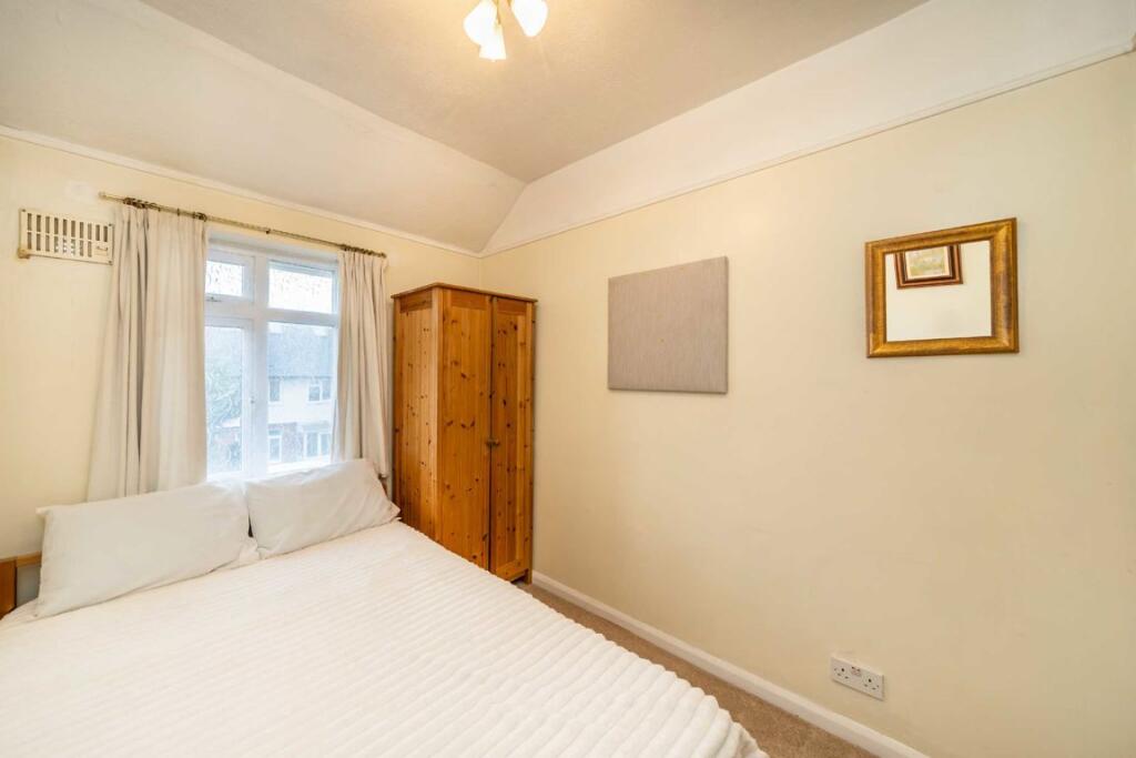 Dawnay Road, Earlsfield - Image 8