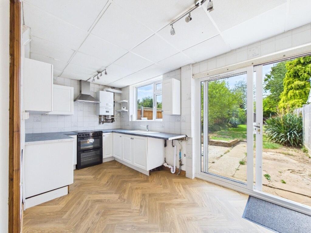 Ravel Gardens, Aveley, South Ockendon, Essex, RM15 4NH - Image 2
